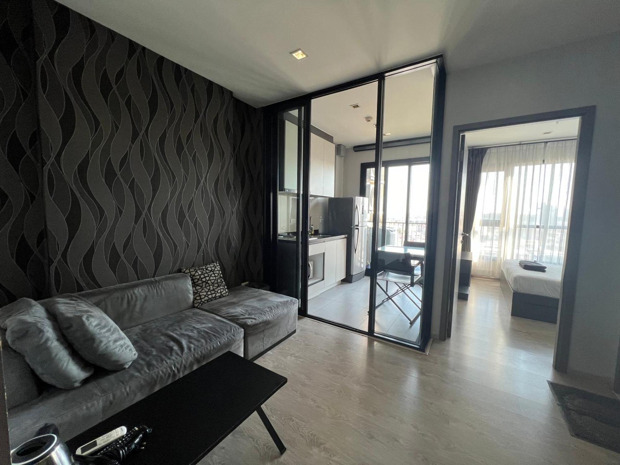 秘狗公寓the Base Appartement