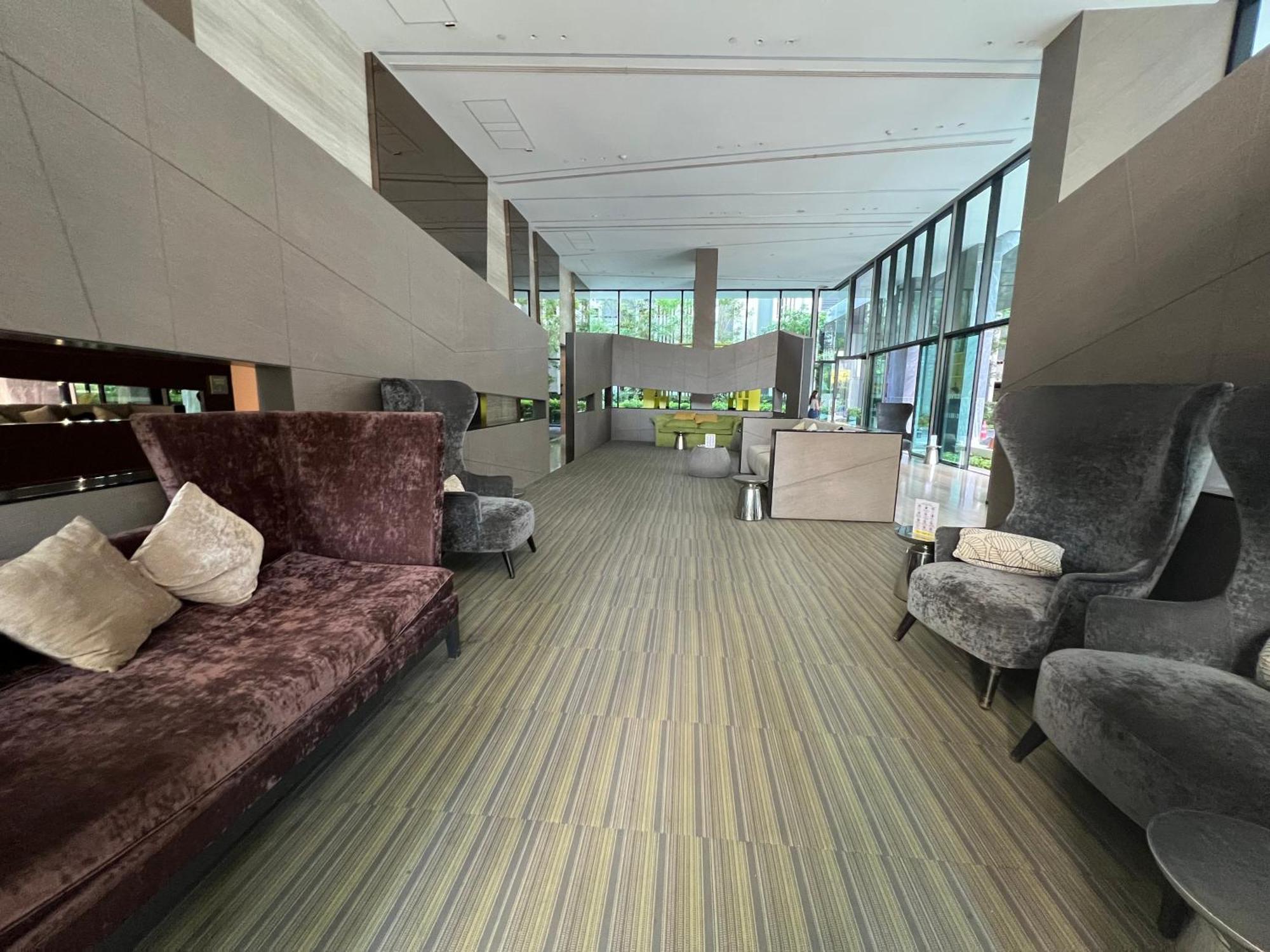 秘狗公寓the Base * Pattaya