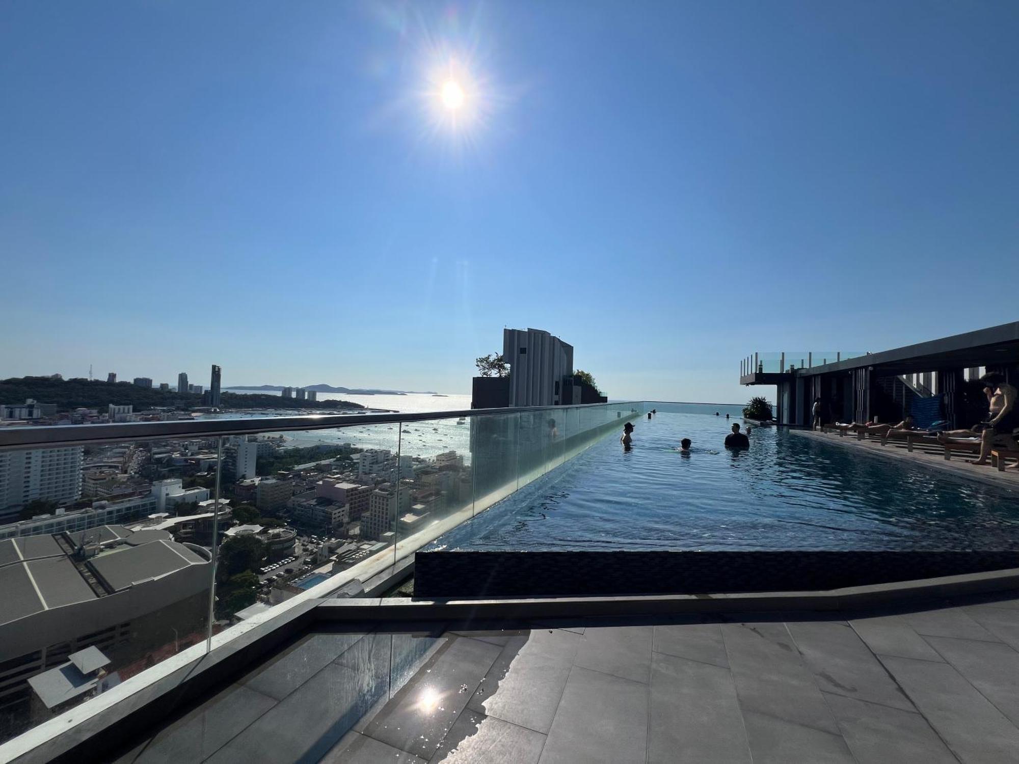 秘狗公寓the Base Appartement Pattaya